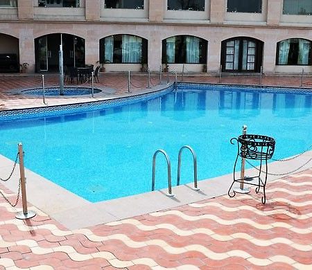 Hotel Ark Continental Rudrapur Εξωτερικό φωτογραφία